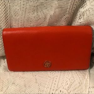 🎃🛍SALE ✅TORY BURCH CLUTCH TANGERINE 🍊W/GIFT BAG
